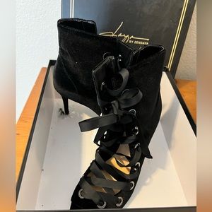 Women’s suede daya by Zendaya gothic bootie